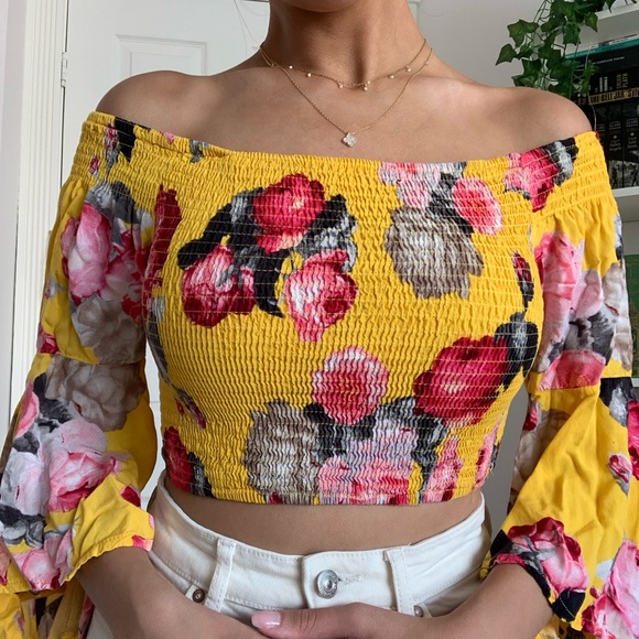 Floral bell sleeve top - Picture 4 of 4